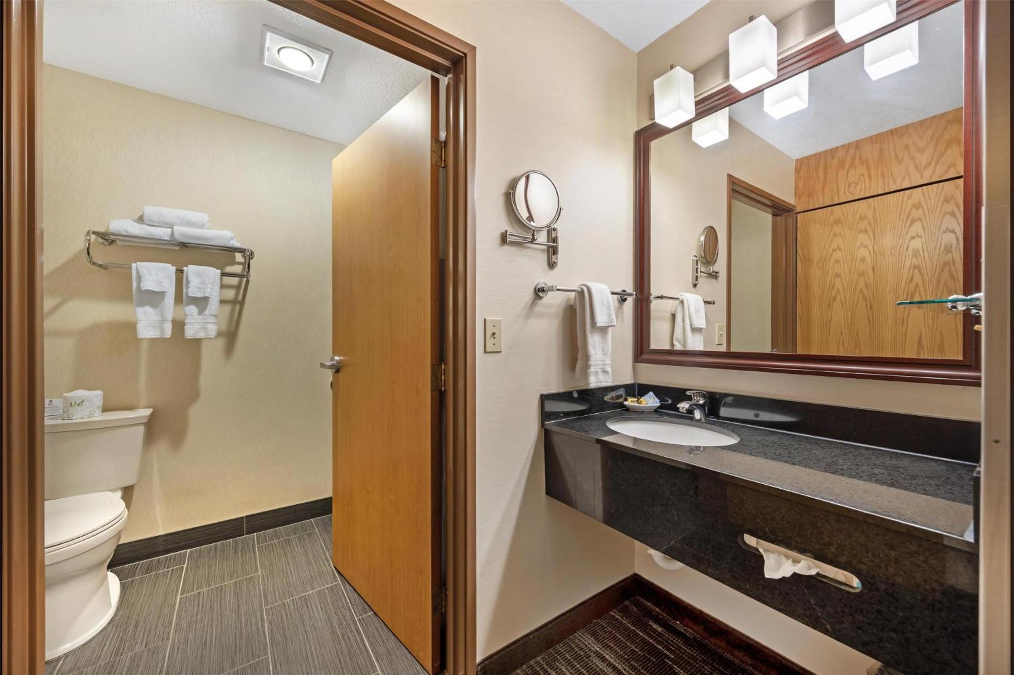 Western Center 3*