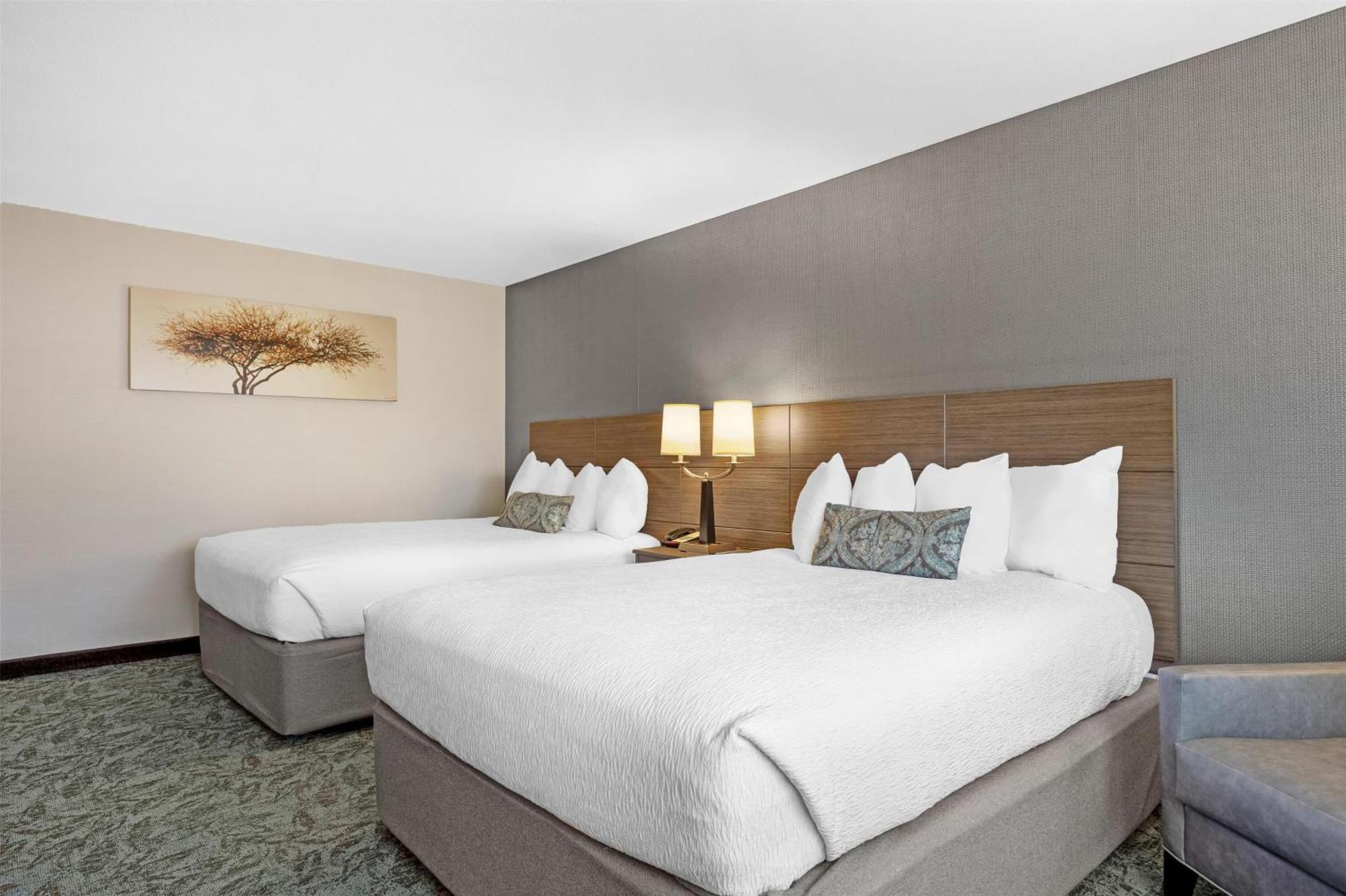 Western Center 3*