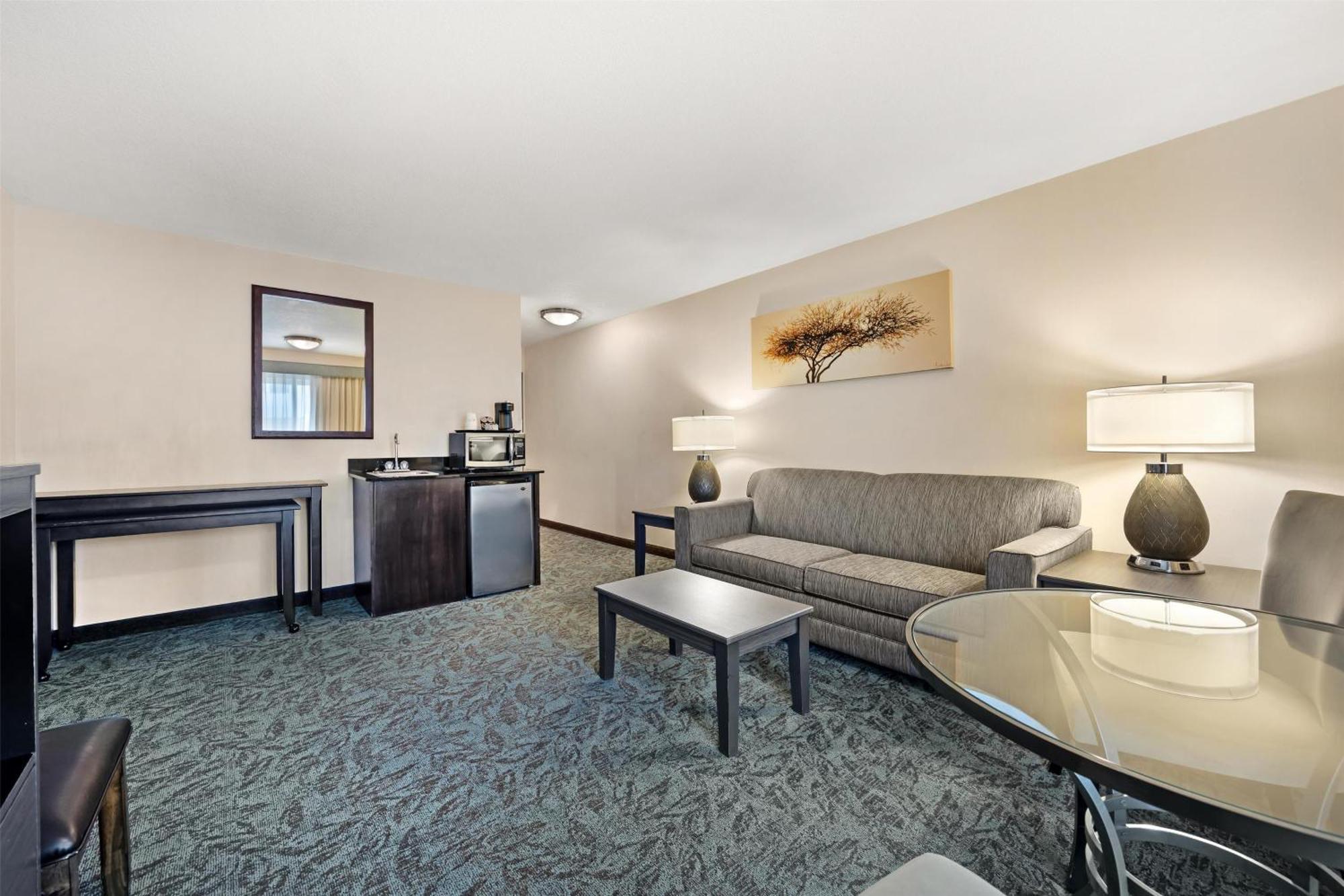 Western Center 3*